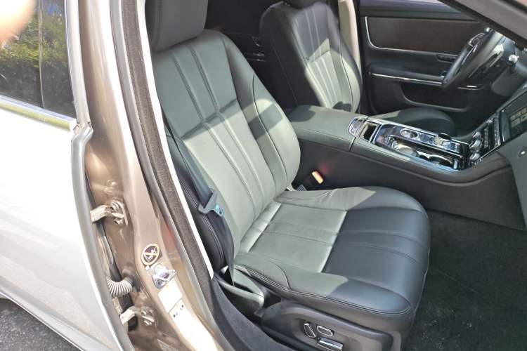 Used Jaguar XJ 2015 XJL 2.0T Two-Wheel-Drive Elegant Business Edition