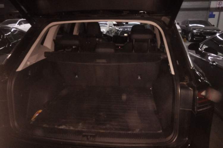 Used Volkswagen Tayron 2024 300TSI Two-Wheel-Drive Luxury Plus Advanced Version Trunk