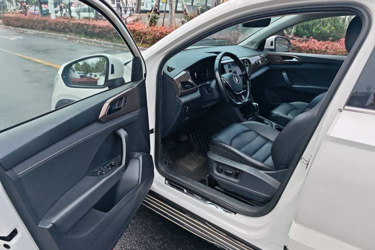 Used Volkswagen Tharu 2019 330TSI Four-Wheel Drive Flagship Model China VI Standard Driver Seat