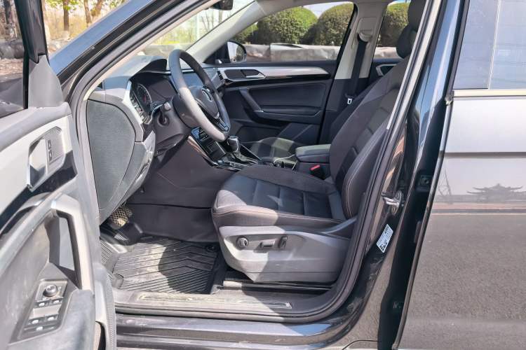 Used Volkswagen Tayron 2021 280TSI Two-Wheel Drive Luxury Smart Connectivity Version