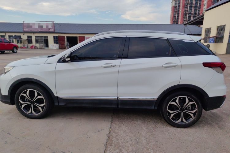 Used BAIC Beijing X5 2019 1.5T Manual Elite Edition China VI
