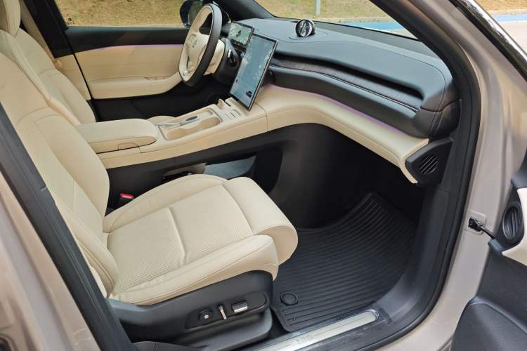 Used Nio ES6 2023 75 kWh
