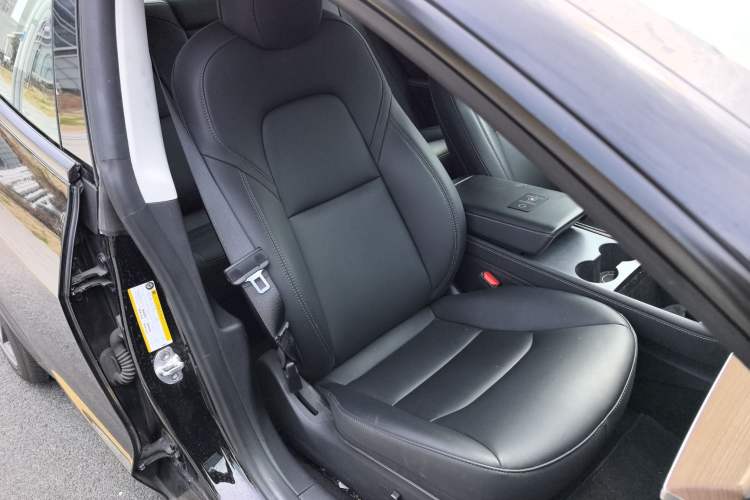 Used Tesla Model 3 2022 Rear-Wheel-Drive Version
