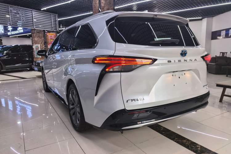 Used Toyota SIENNA 2021 2.5L Hybrid Ultimate Edition Exterior 4
