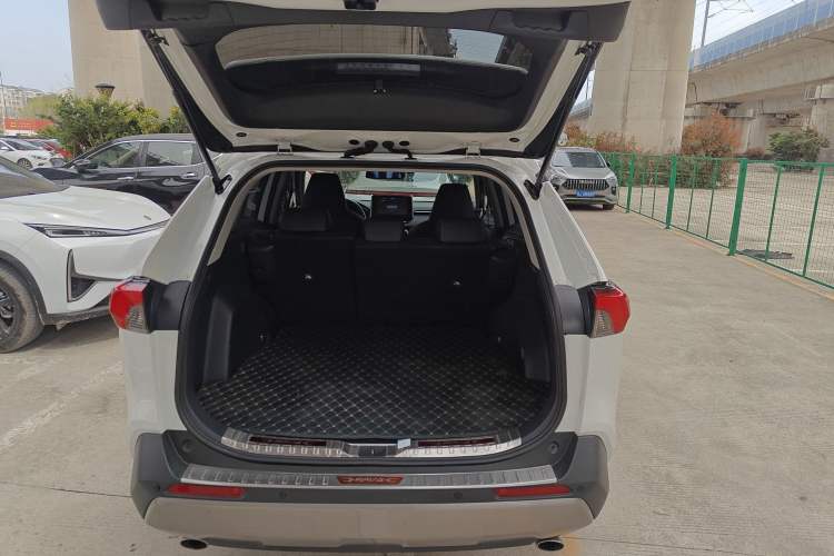 Used Toyota RAV4 2020 2.0L CVT Two-Wheel Drive Fashion PLUS Edition