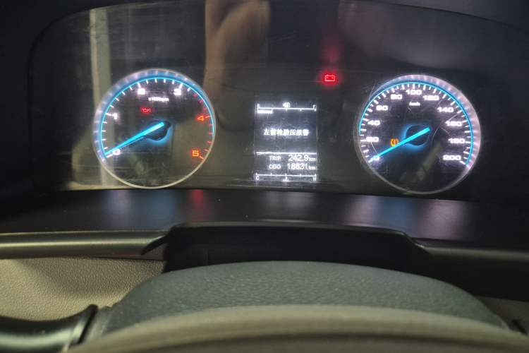 Used JAC Sunray 2022 2.0T Fuel-Efficient King PLUS Express Version Mid-axle 5-6 Seats HFC4DB3-2E4
