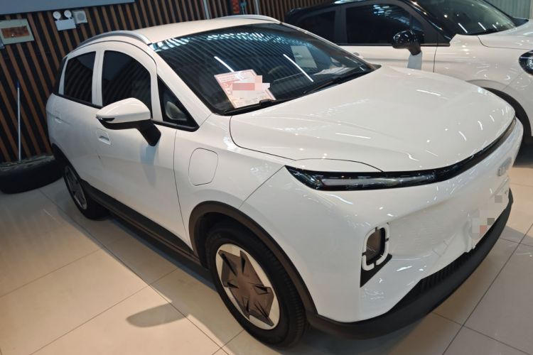 Used Geometry E Firefly 2024 301km Starlight Exterior 2