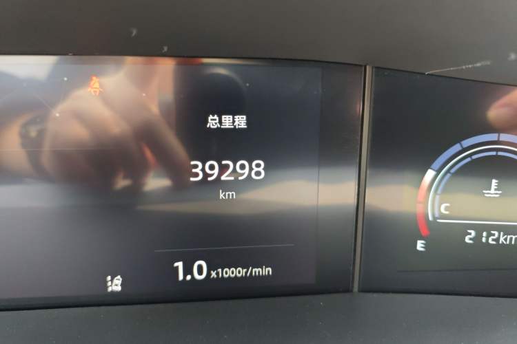 Used CHANGAN UNI-V 2022 1.5T Prestige Version Odometer Close Up