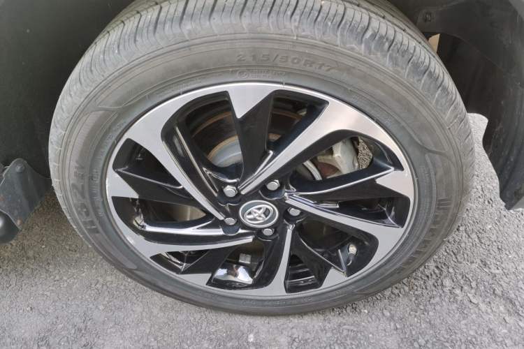 Used Toyota IZOA 2018 2.0L Yichi Version China VI Standard