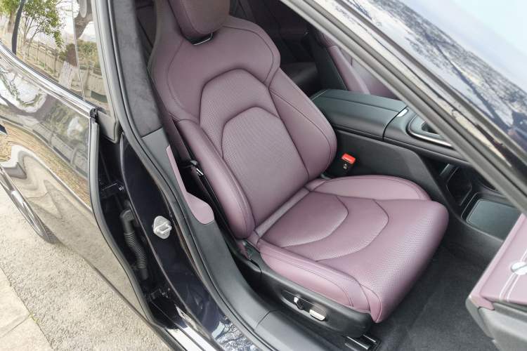 Used Xiaomi Auto SU7 2024 Four-Wheel Drive Ultra-Long Range Advanced Intelligent Driving Max Edition
