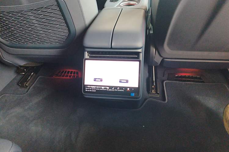 Used Zeekr 001 2026 Model 103° Four-Wheel Drive Ultra Version Interior 5