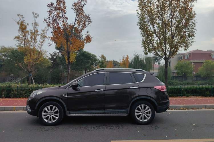 Used Dongfeng Aeolus AX7 2015 2.0L Manual Zhiyi Trim