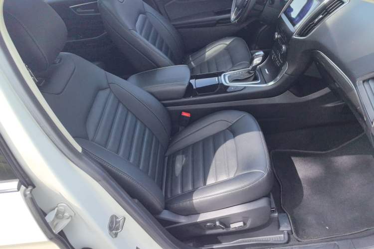 Used Ford Edge 2018 EcoBoost 245 Two-Wheel-Drive Titanium 7-Seater China VI Standard Right Front Seat