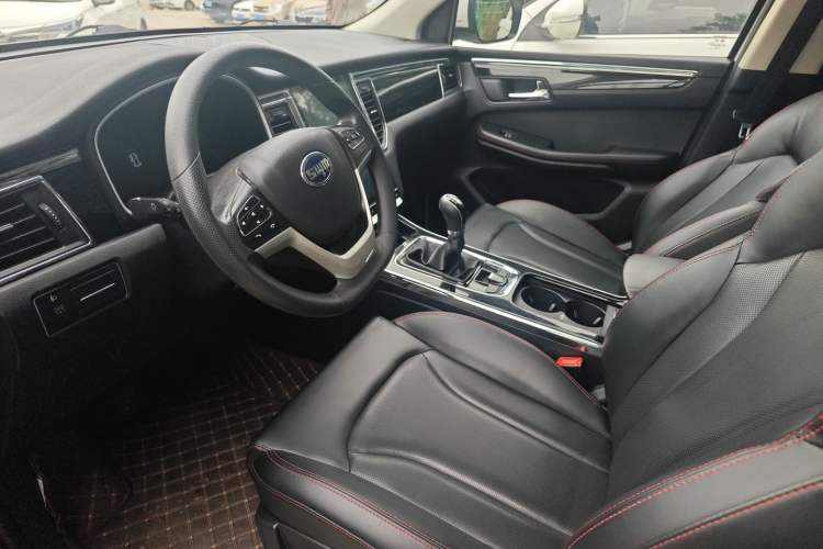 Used SWM G05 2019 2.0L Manual Luxury Edition
