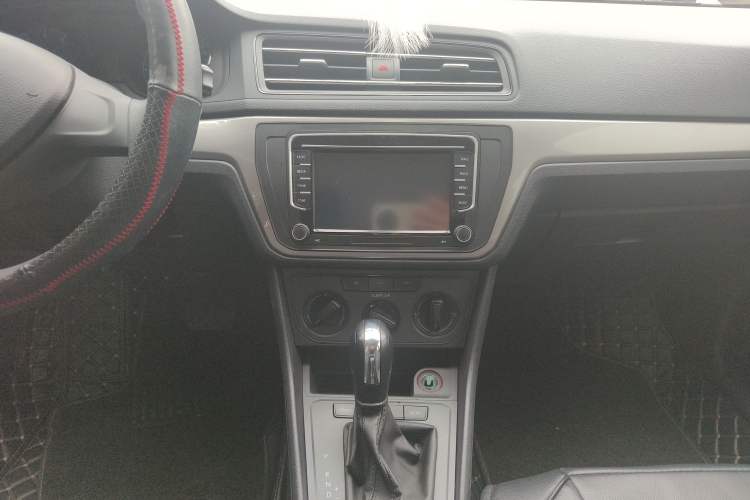 Used Volkswagen Lavida 2019 Lavida Start 1.5L Automatic Trendy Version China VI Standard Audio And AC Panel