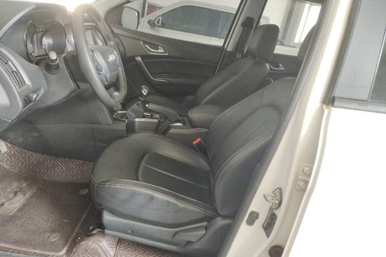 Used JMC Yuhu 7 2020 2.0T Diesel Manual 4x4 Comfort Edition Long Wheelbase China VI Emission Standard JX4D20A6L