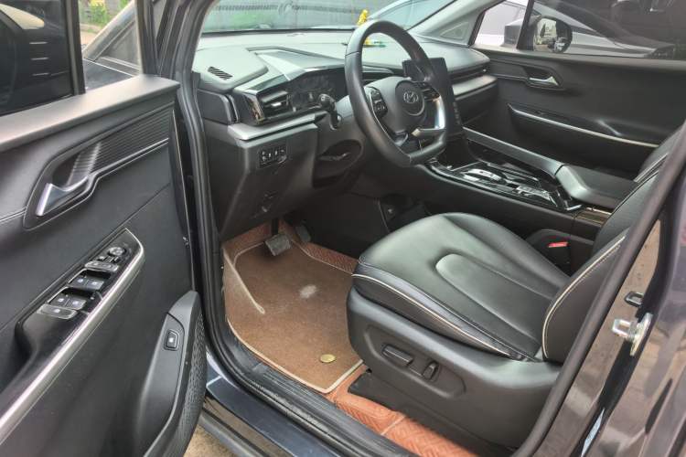 Used Hyundai Custo 2021 270TGDi Prestige LUX Driver Seat