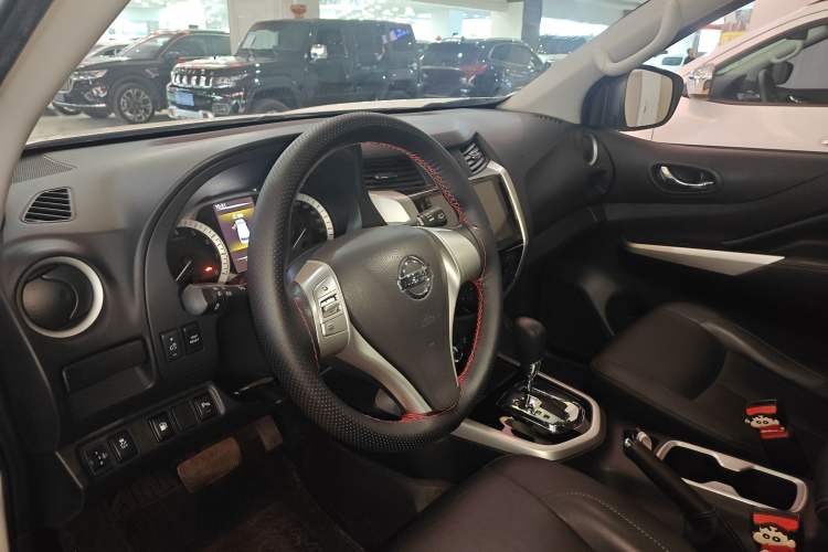 Used Nissan Terra 2020 2.5L XL Upper 4WD Automatic Four-Wheel Drive Luxury Edition Interior 3