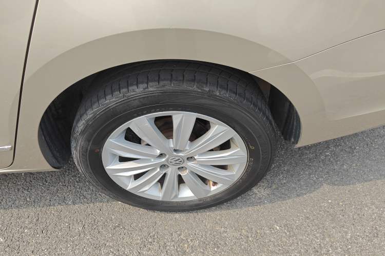 Used Volkswagen Bora 2016 1.6L Manual Comfort Model Exterior 3