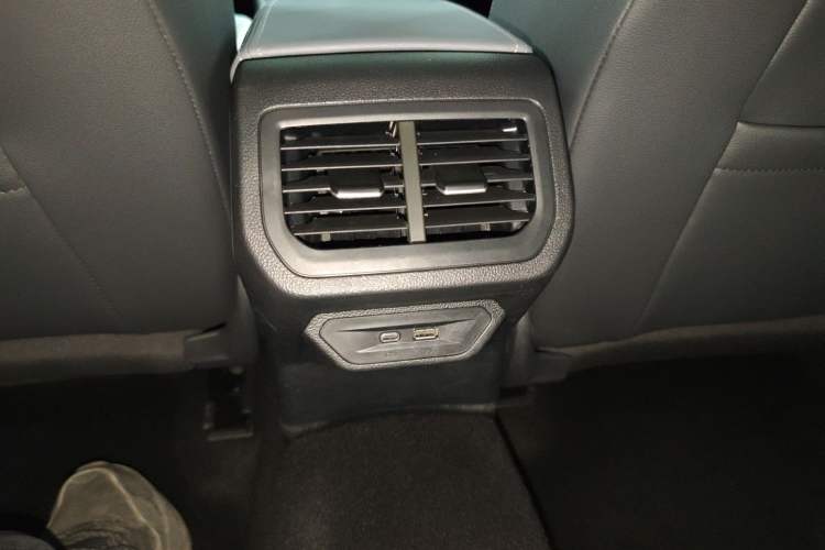 Used Volkswagen Lavida 2023 300TSI DSG Full-Comfort Edition Interior 4