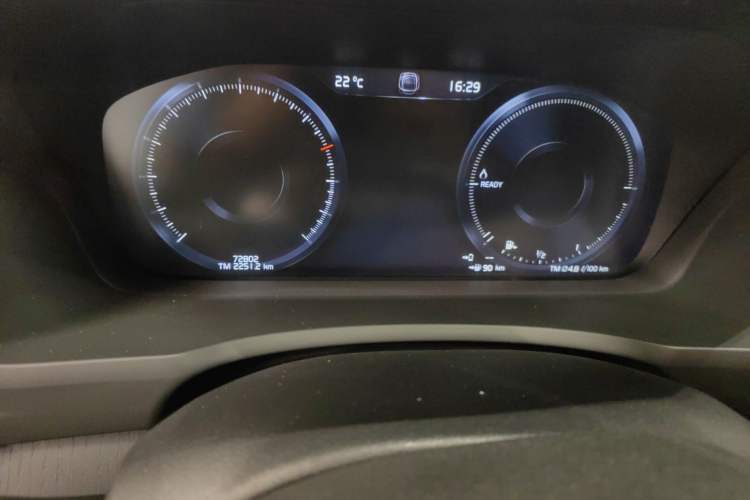 Used Volvo XC90 New Energy 2021 E-Drive Hybrid T8 Luxury Flagship 7-Seater Odometer Close Up