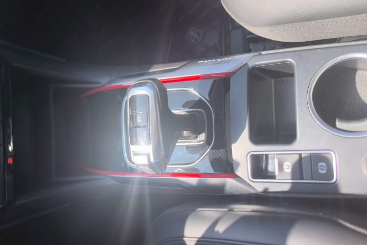 Used Haval H2 2018 1.5T Dual-Clutch Two-Wheel Drive Fashion Model China VI Standard