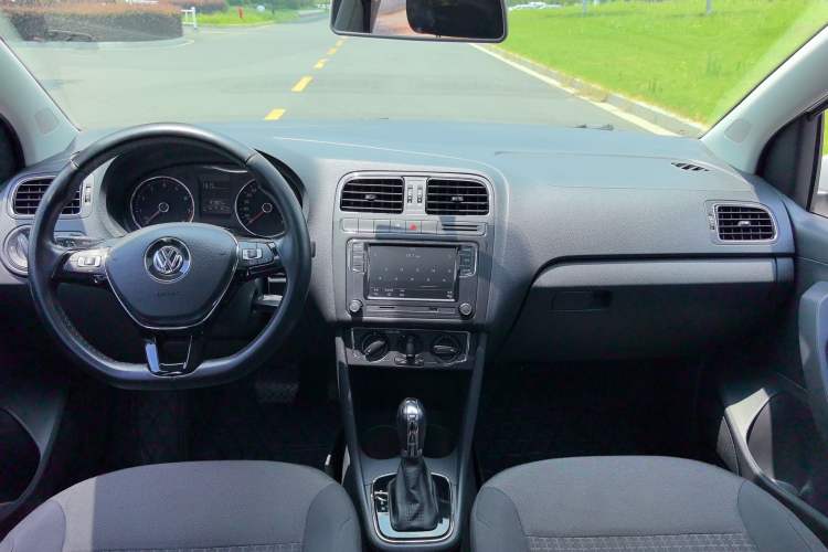 Used Volkswagen Polo 2016 1.6L Automatic Comfort Model