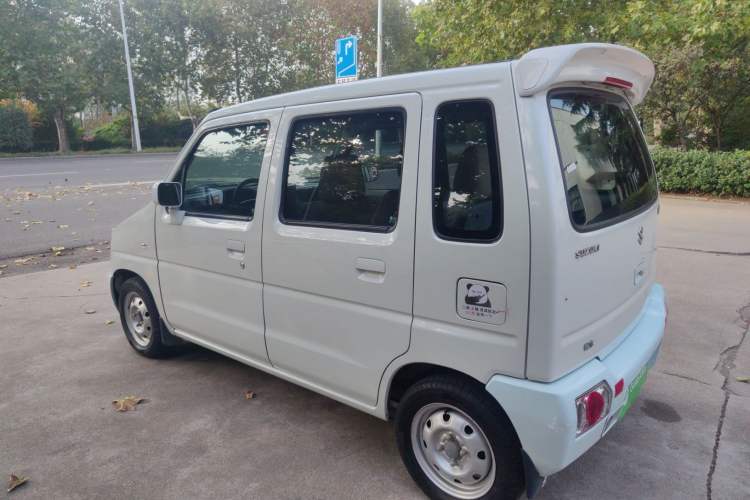 Used Suzuki Wagon R 2015 1.0L Manual Utility Model
