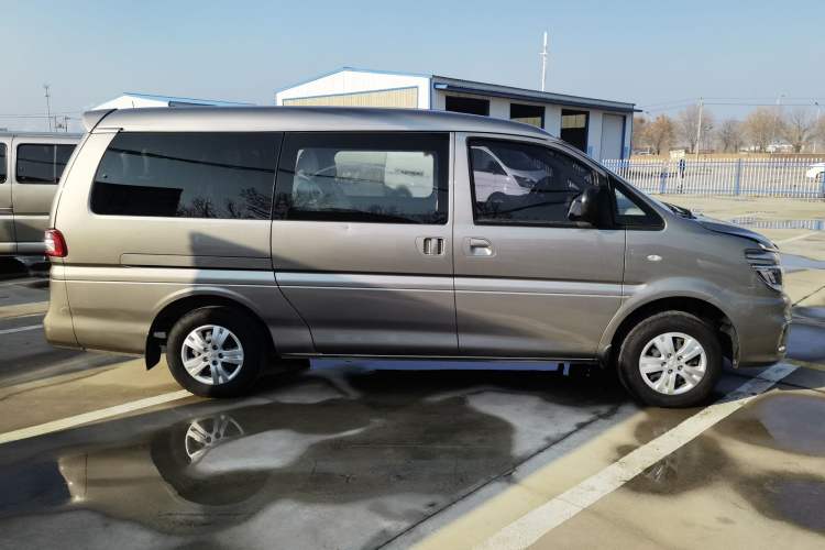 Used FORTHING Lingzhi 2018 M5L 1.6L 9-Seater Comfort Model

