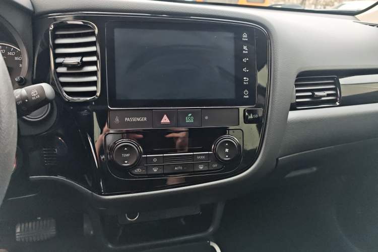 Used Mitsubishi Outlander 2021 Revised Version 2.0L Two-Wheel Drive Comfort Edition 5 Seats
