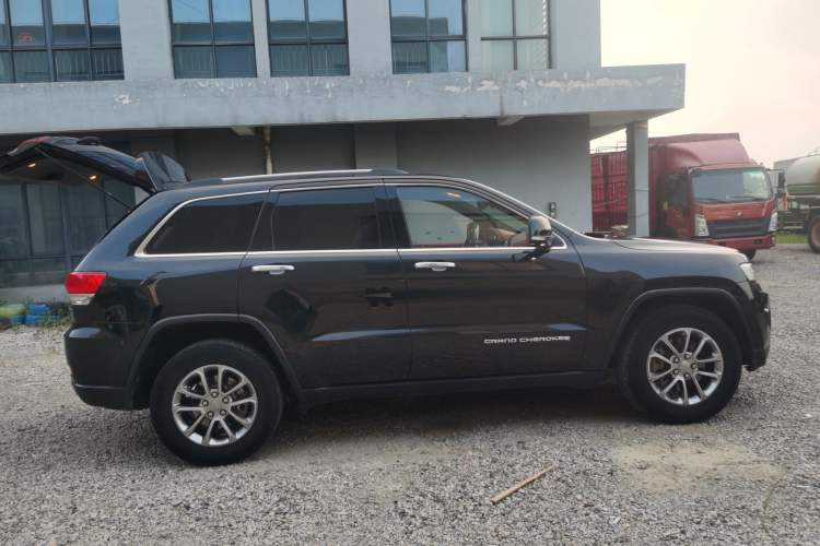 Used Jeep Grand Cherokee 2014 3.0L Comfort Navigation Edition