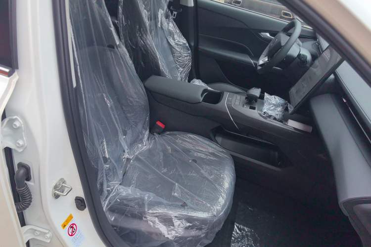 Used CHANGAN Eado 2025 Blue Whale 1.5T 500Bar Prestige Model
