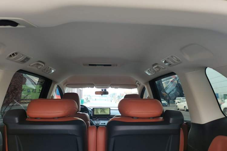 Used Honda Odyssey 2024 2.0L eHEV Sharp & Enjoy Edition
