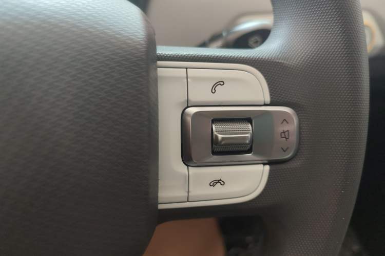 Used Chery New Energy QQ Ice Cream 2022 120km Conical Shape Lithium Iron Phosphate