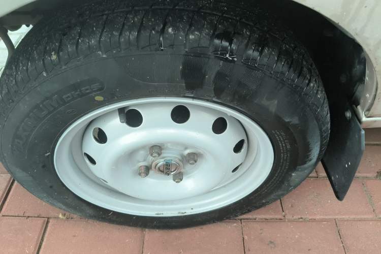 Used Jinbei Hiace X30 2023 1.5L Business-Style Van 2/5-Seater Air-Conditioned Version SWC15M