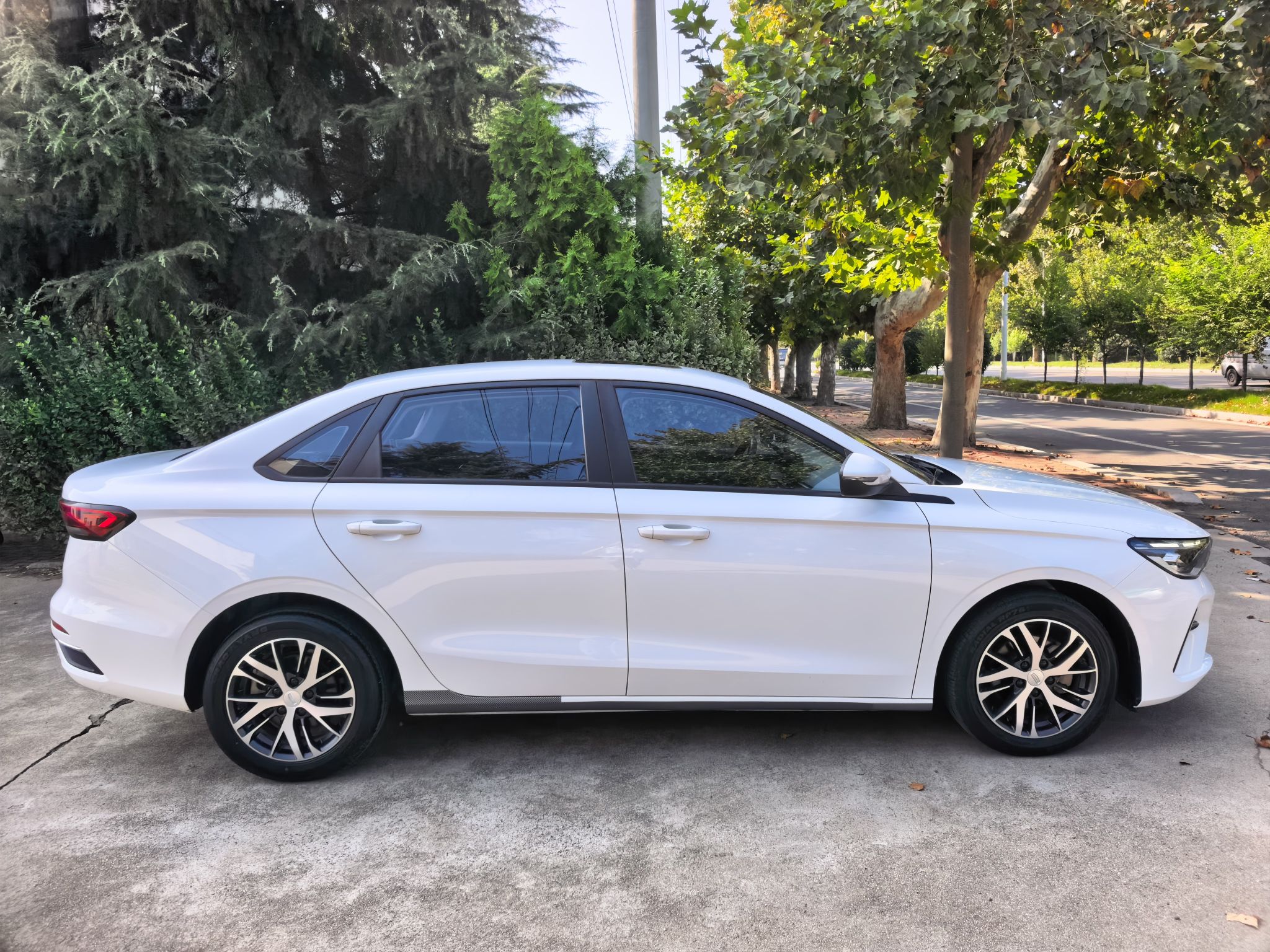 Geely Auto Emgrand 2022 4th Generation 1.5L CVT Elite Model — снимка 12