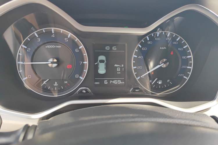 Used Geely Auto Vision X3 2019 Upgraded Model 1.5L Manual Elite Version