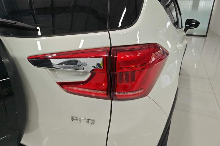 Used BYD Yuan Pro 2023 401 km Deluxe Version
