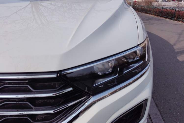 Used Volkswagen T-ROC 2021 280TSI DSG Two-Wheel Drive Comfort Connect Edition