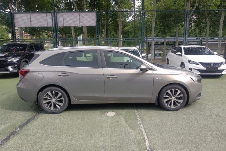 Used Buick Excelle GX 2018 18T Automatic Elite Model
