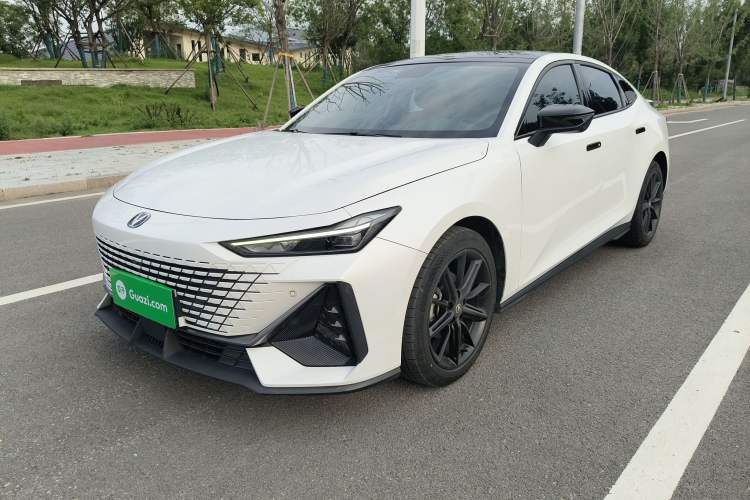 Used CHANGAN UNI-V 2022 1.5T Prestige Version