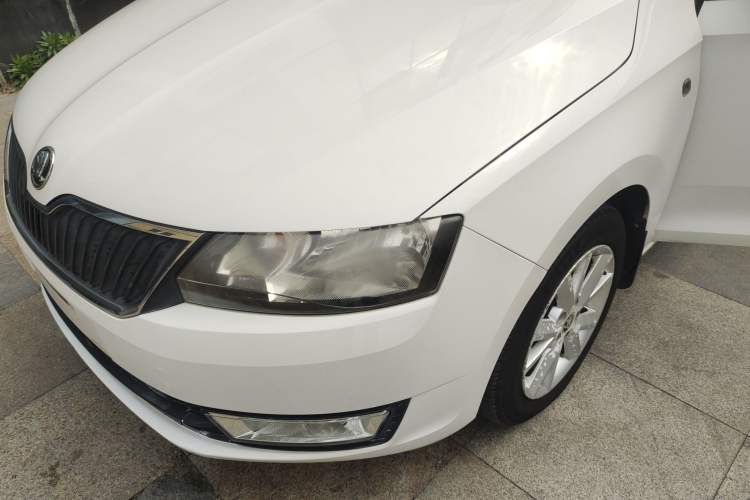 Used Skoda Rapid 2015 1.6L Manual Smart Selection Model