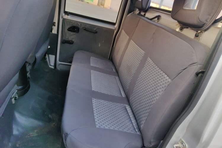 Used Wuling Zhiguang Small Truck 2020 1.2L Double Cab
