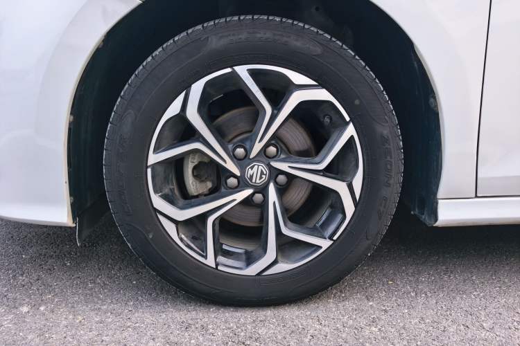Used MG 5 2021 Revised Version 180 DVVT CVT Youth Luxury Edition Exterior 7