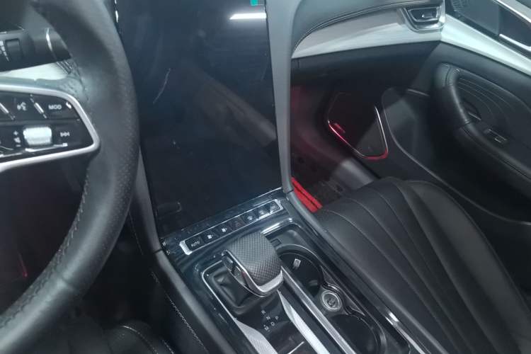 Used Hongqi H5 2025 1.5T DCT Qiyun 500 000th Unit Commemorative Edition Audio And AC Panel