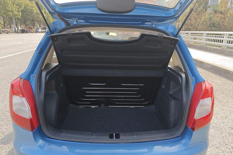 Used Skoda Fabia 2014 1.4L Automatic Crystal Edition
