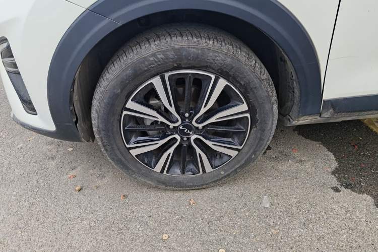 Used Kia kx1 Stonic 2021 1.4L CVT Fun & Sunroof Model