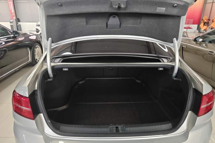 Used Volkswagen Magotan 2019 330TSI DSG Luxury Model China V Standard Exterior 5