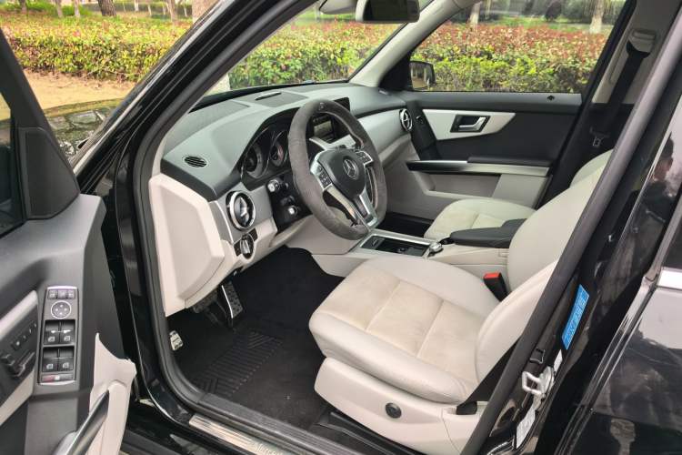 Used Mercedes-Benz GLK-Class 2015 GLK 300 4MATIC Fashion Edition Ultimate Version
