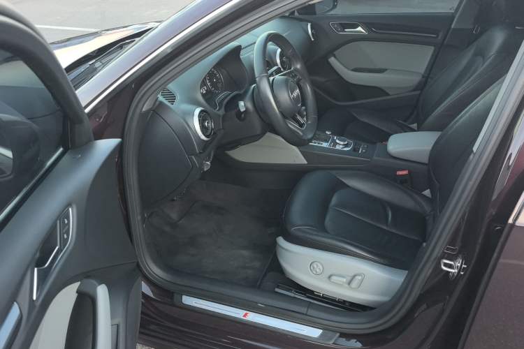 Used Audi A3 2017 Sportback 35 TFSI Fashion Model
